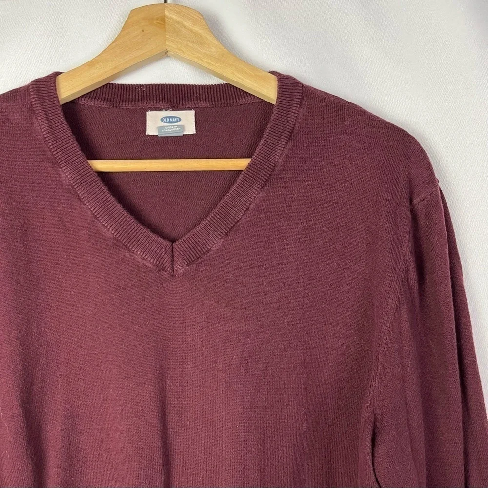 Old Navy Burgundy Red V-Neck Pullover Sweater M